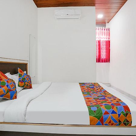 Fabexpress Sai Lodging I - Nr Nashik Railway Station Dış mekan fotoğraf